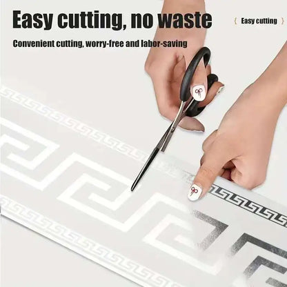 Rouleau mural auto-adhésif